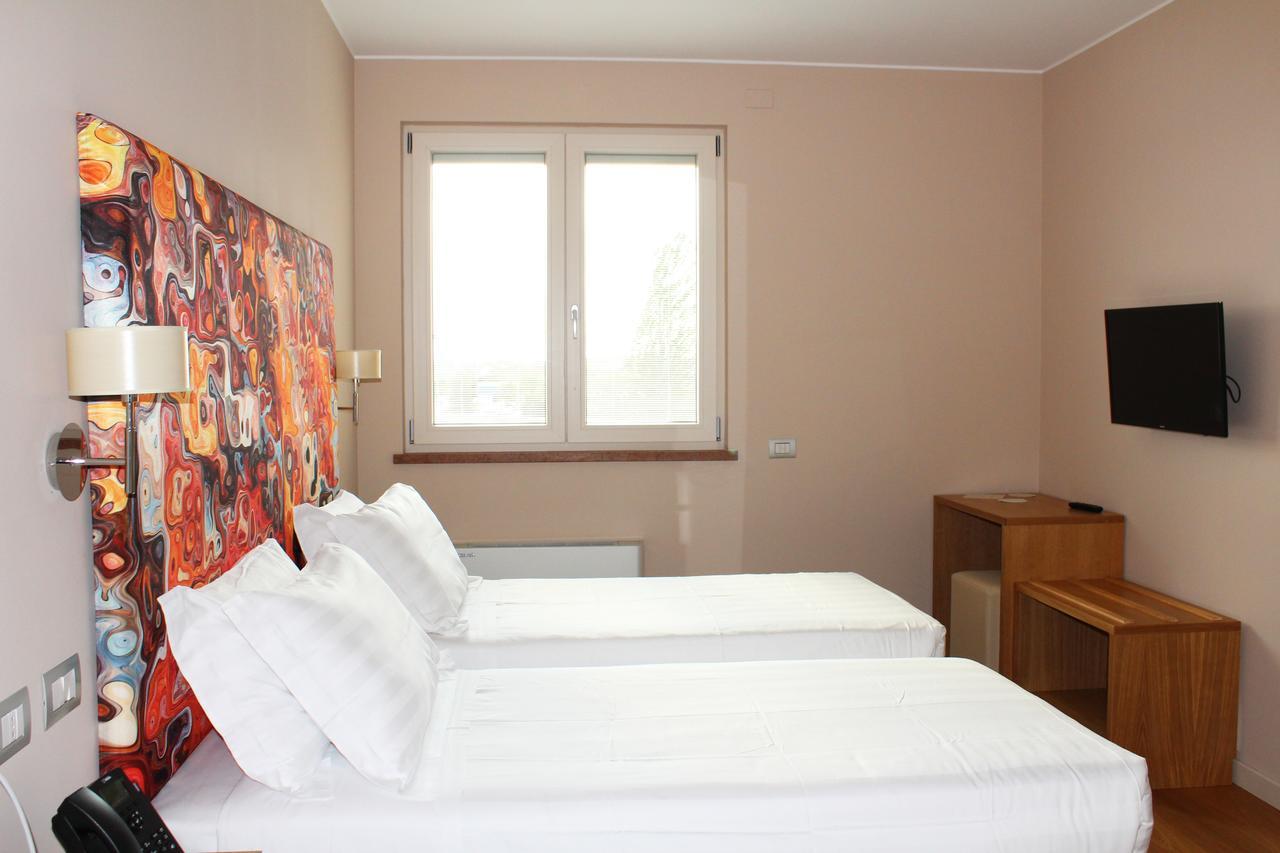 Hotel Dolcedorme Garni Parma Exterior foto